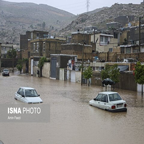 تصاویر: بارش باران و آب گرفتگی معابر در شیراز