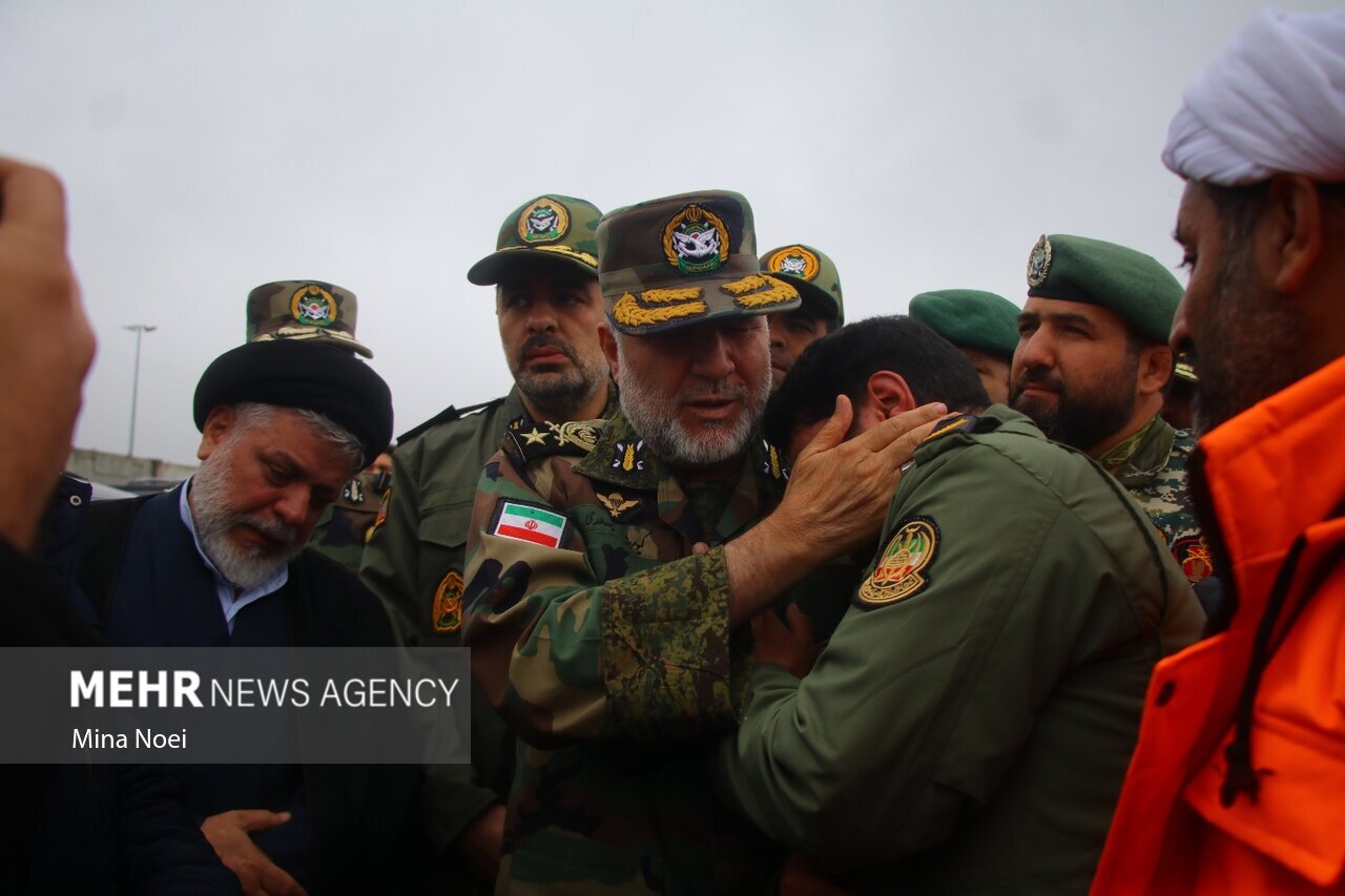 تصاویر: مراحل پایانی امدادرسانی به حادثه سقوط بالگرد رئیس جمهوری و انتقال پیکر شهدا