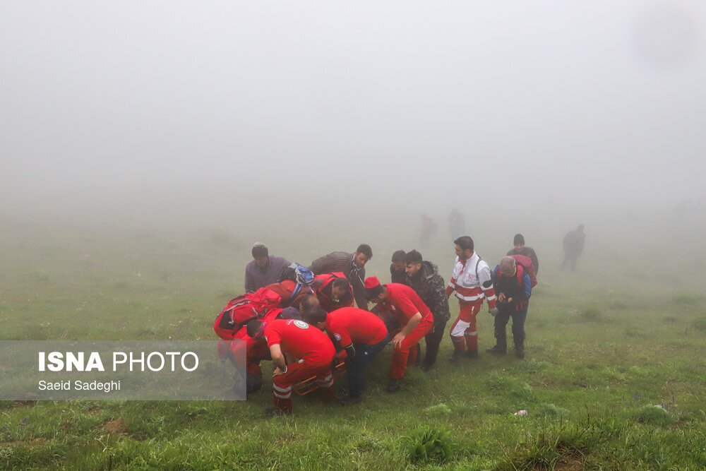 تصاویر: مراحل پایانی امدادرسانی به حادثه سقوط بالگرد رئیس جمهوری و انتقال پیکر شهدا