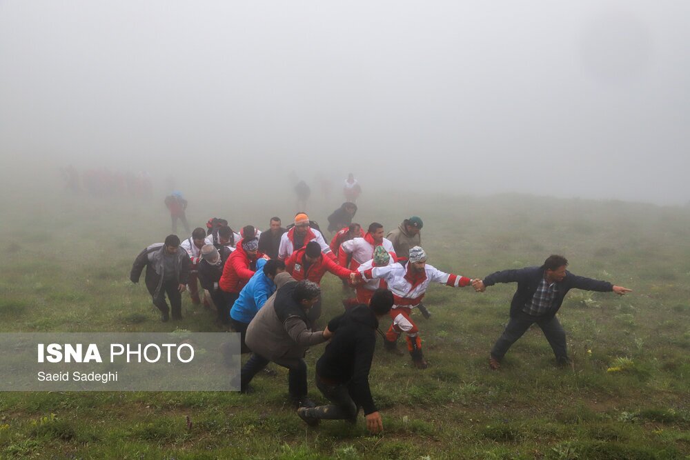 تصاویر: مراحل پایانی امدادرسانی به حادثه سقوط بالگرد رئیس جمهوری و انتقال پیکر شهدا