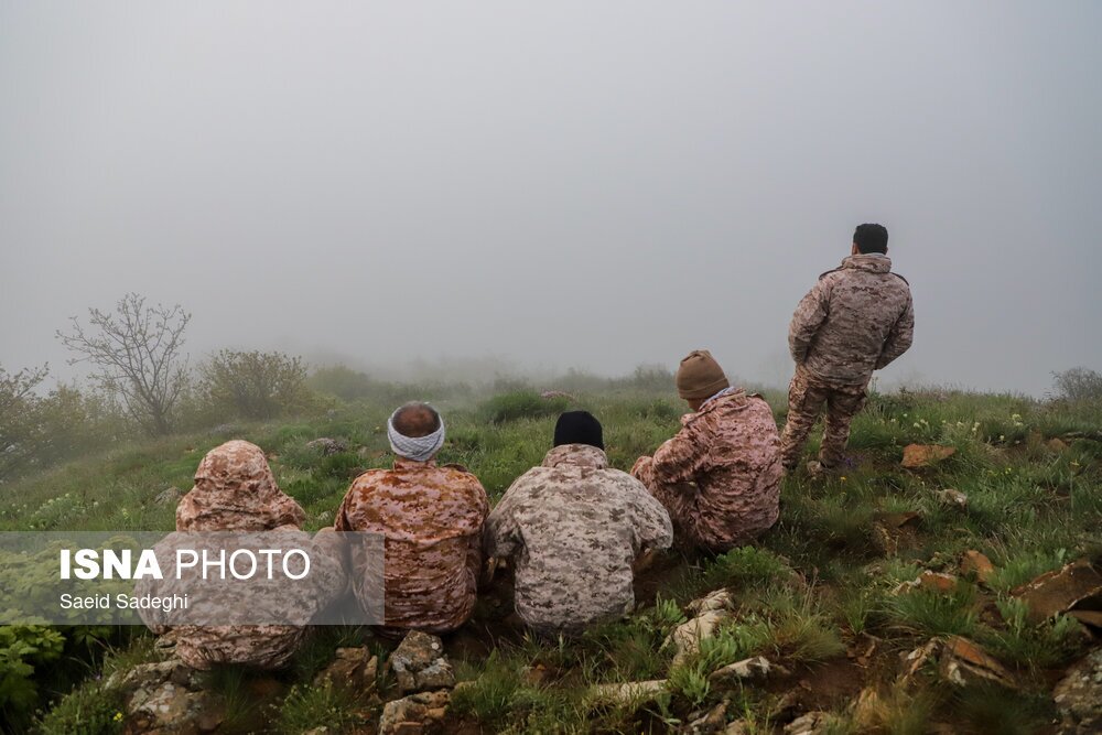 تصاویر: مراحل پایانی امدادرسانی به حادثه سقوط بالگرد رئیس جمهوری و انتقال پیکر شهدا