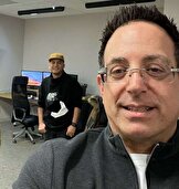 مدیر شبکه من و تو برای تاسیس شبکه جدید به خواهش و تمنا افتاد!