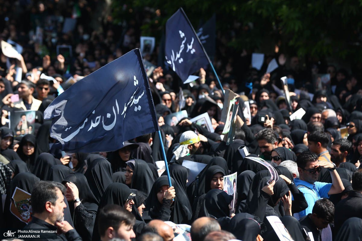 تصاویر: تشییع پیکر رئیس جمهوری و همراهانش در تهران