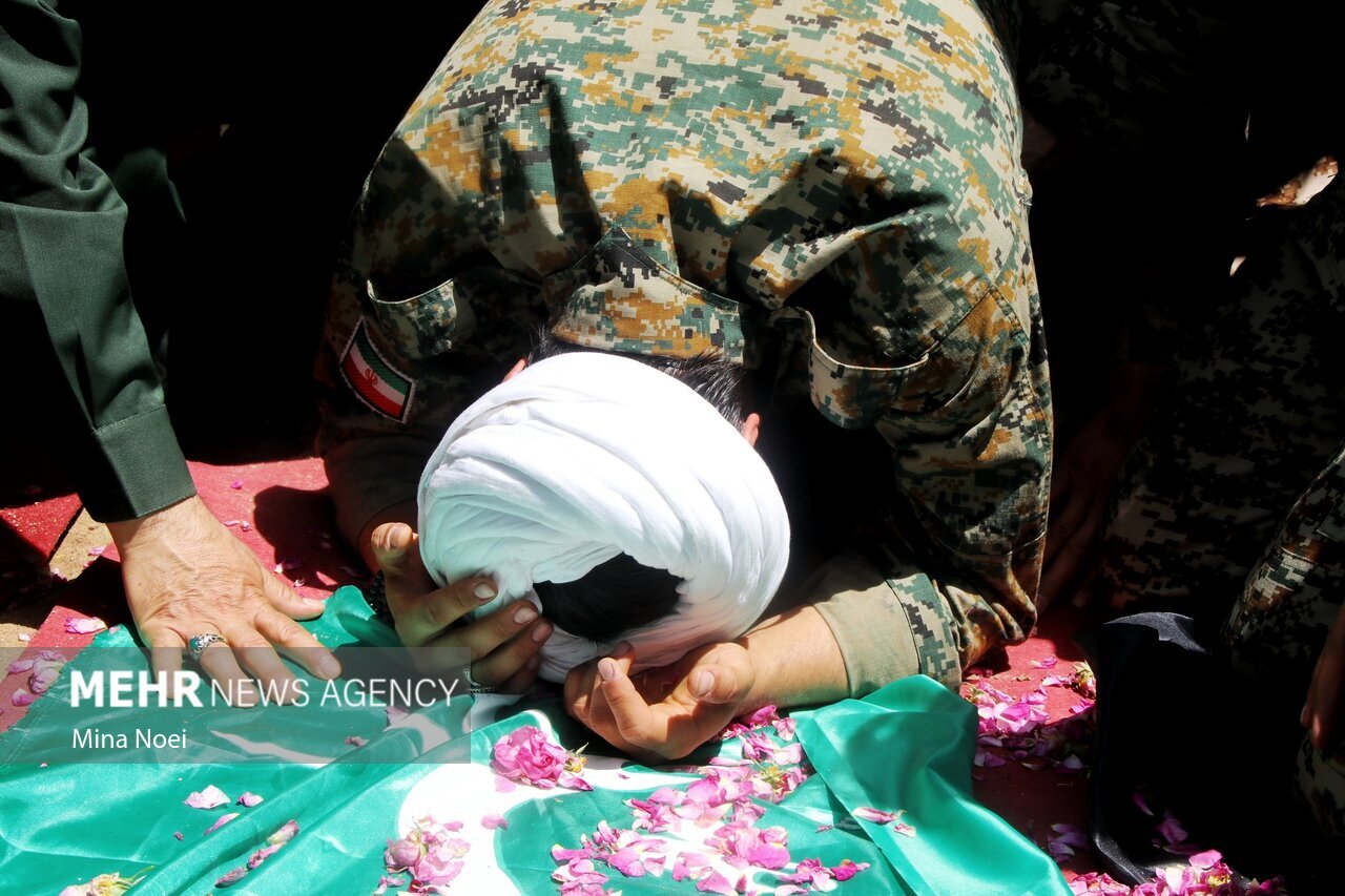 تصاویر: تشییع و خاکسپاری شهید مالک رحمتی، استاندار آذربایجان‌ شرقی