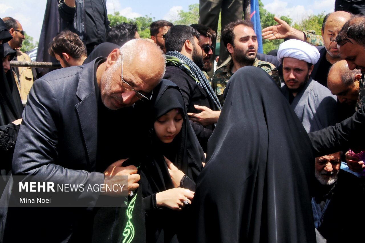 تصاویر: تشییع و خاکسپاری شهید مالک رحمتی، استاندار آذربایجان‌ شرقی