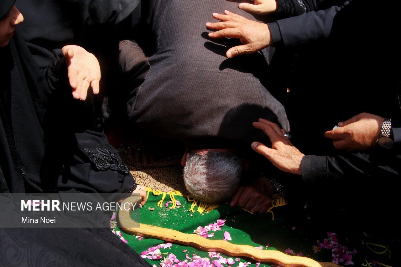 تصاویر: تشییع و خاکسپاری شهید مالک رحمتی، استاندار آذربایجان‌ شرقی