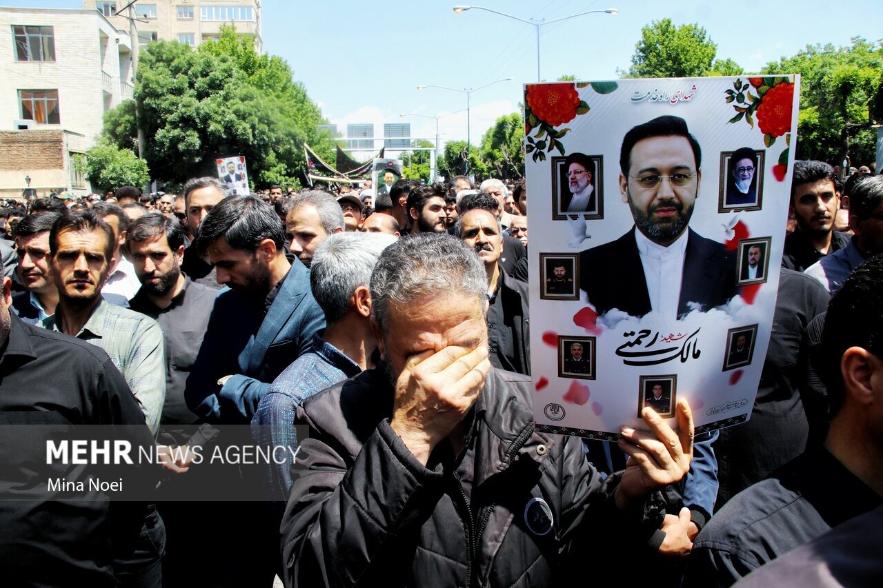 تصاویر: تشییع و خاکسپاری شهید مالک رحمتی، استاندار آذربایجان‌ شرقی