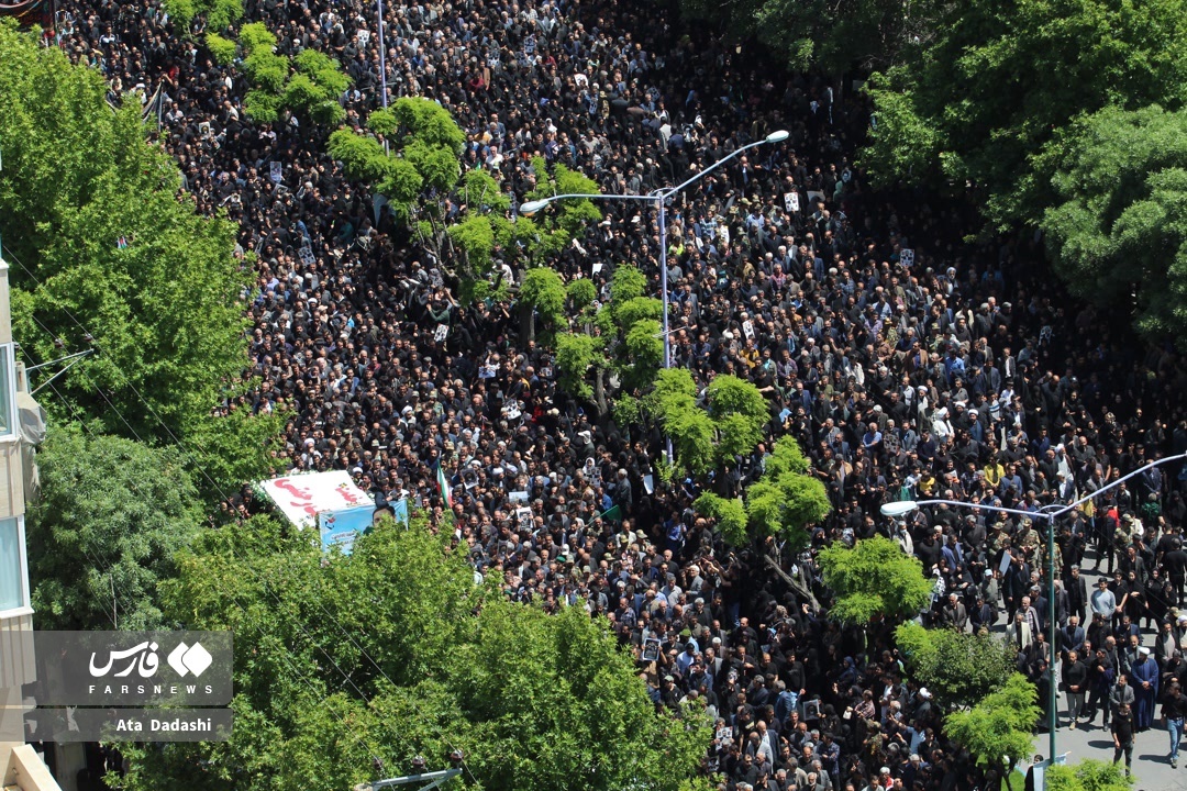 تصاویر: تشییع و خاکسپاری شهید مالک رحمتی، استاندار آذربایجان‌ شرقی