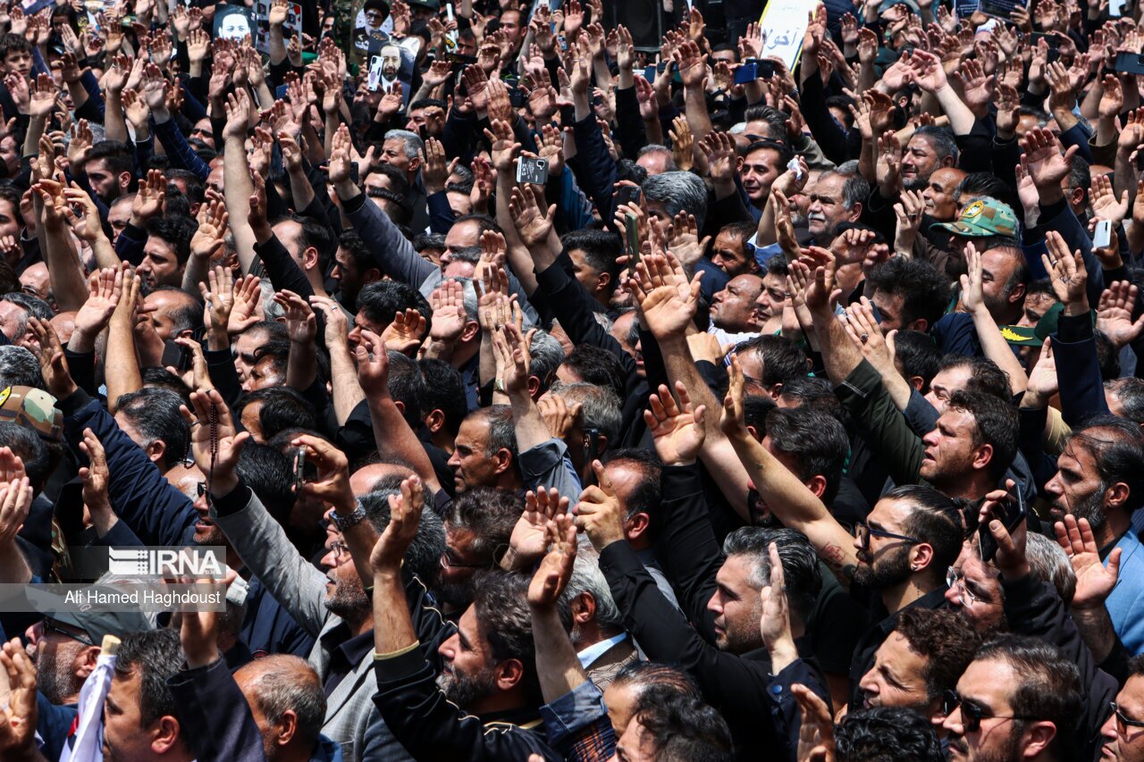 تصاویر: تشییع و خاکسپاری شهید مالک رحمتی، استاندار آذربایجان‌ شرقی