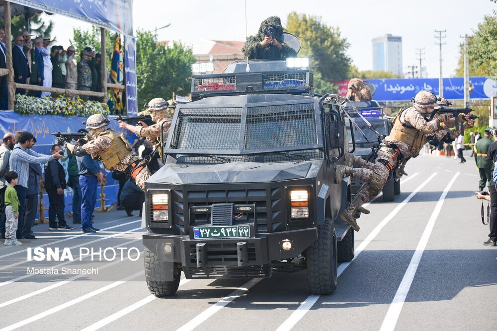 تصاویر: رژه نیروهای مسلح در سراسر کشور