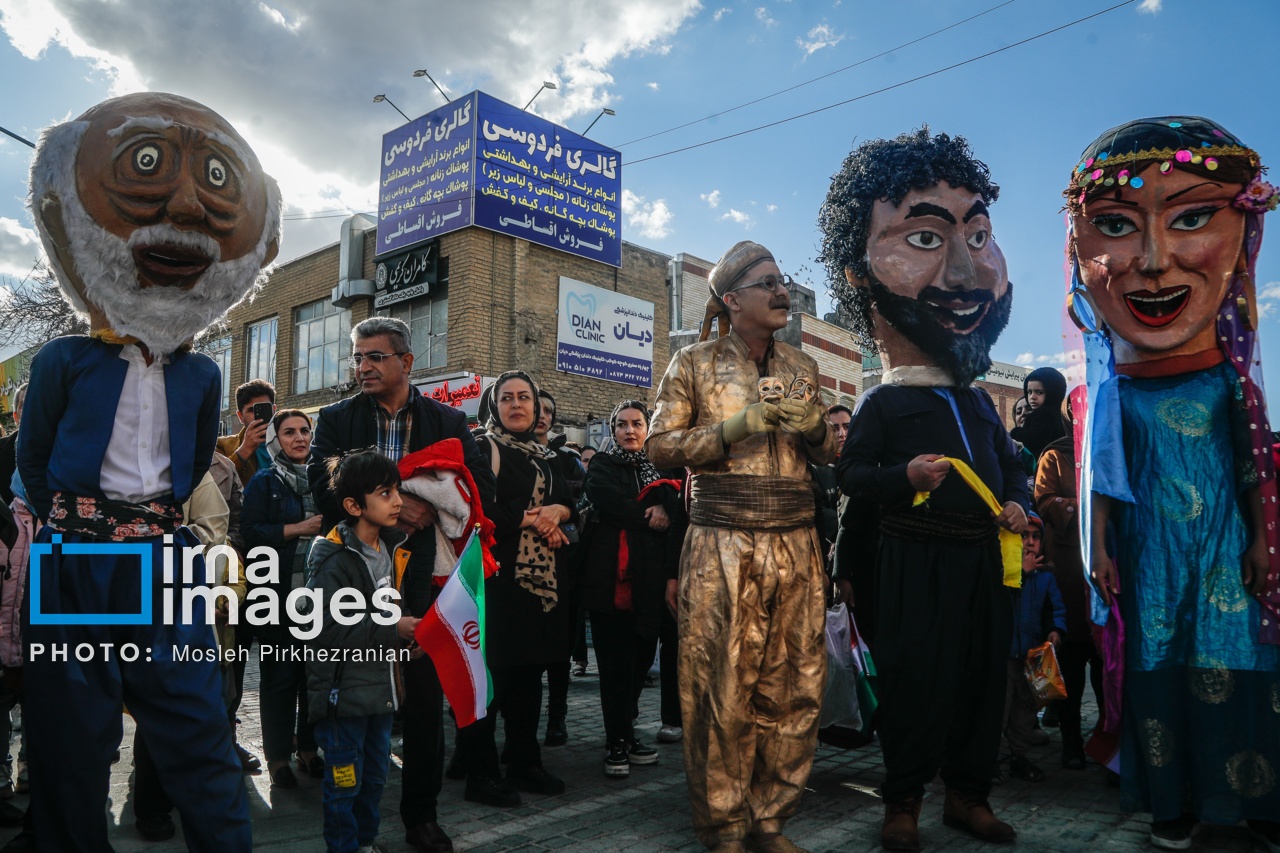 تصاویر: کارناوال عروسکی جشنواره تئاتر کردستان