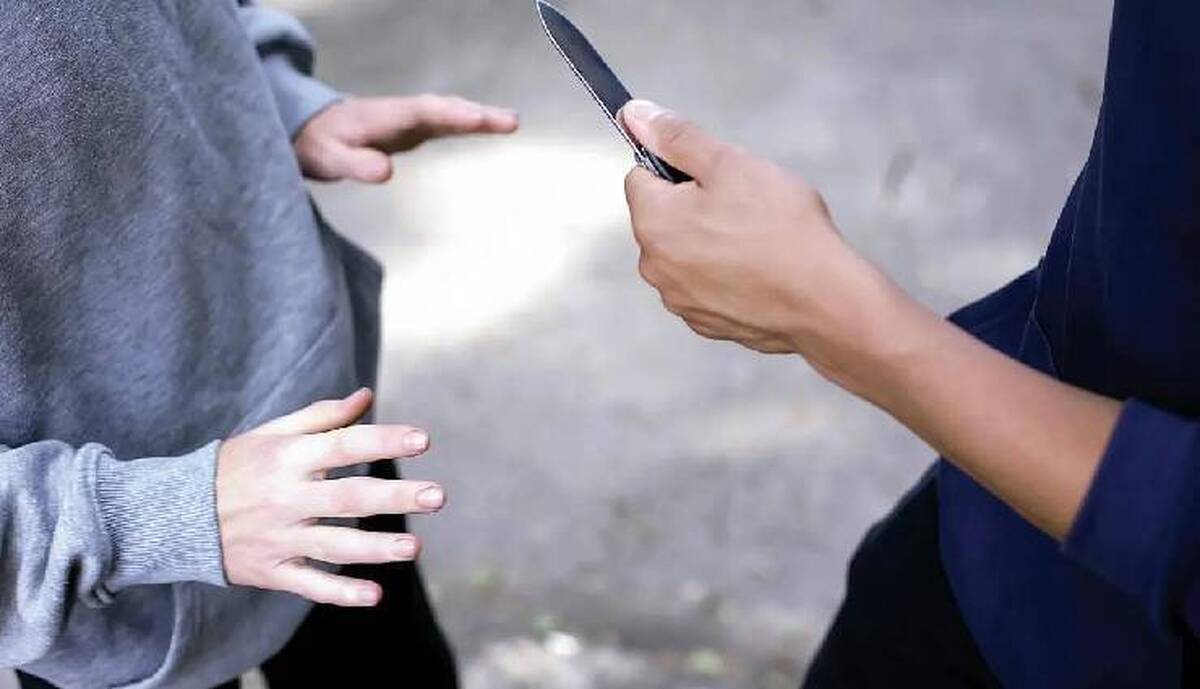 دانشگاه علوم پزشکی گلستان: یکی از دانشجویان در پی وقوع یک حادثه خفت‌گیری در پارک شهر گرگان، از ناحیه هر ۲ مچ، سمت راست صورت و گوش راست، دچار آسیب‌دیدگی با چاقو شد/ وضعیت عمومی این دانشجو پایدار گزارش شده