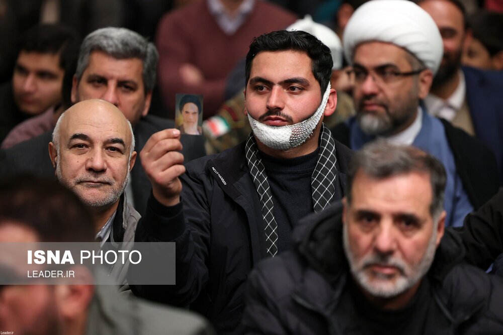 تصاویر: دیدار اقشار مختلف مردم با رهبر انقلاب