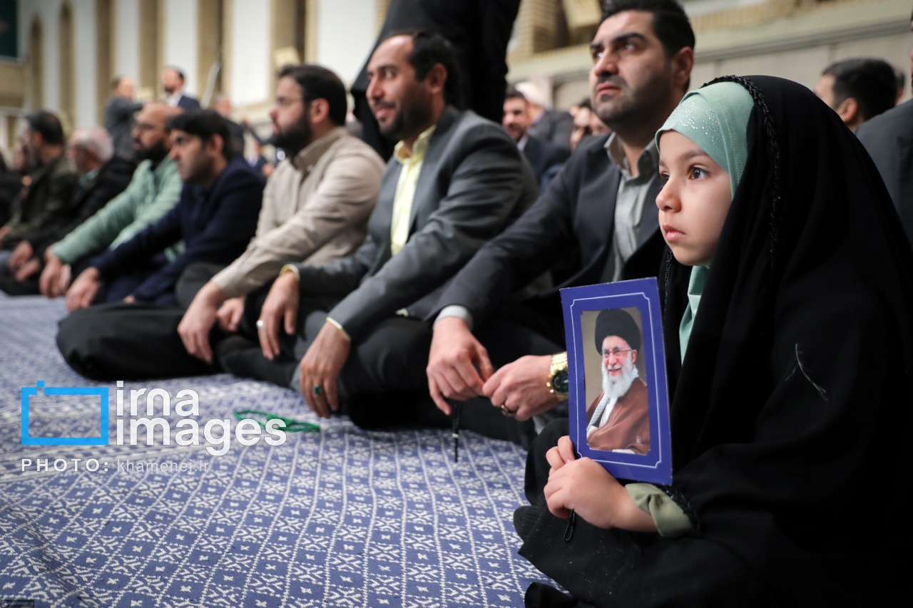 تصاویر: دیدار اقشار مختلف مردم با رهبر انقلاب
