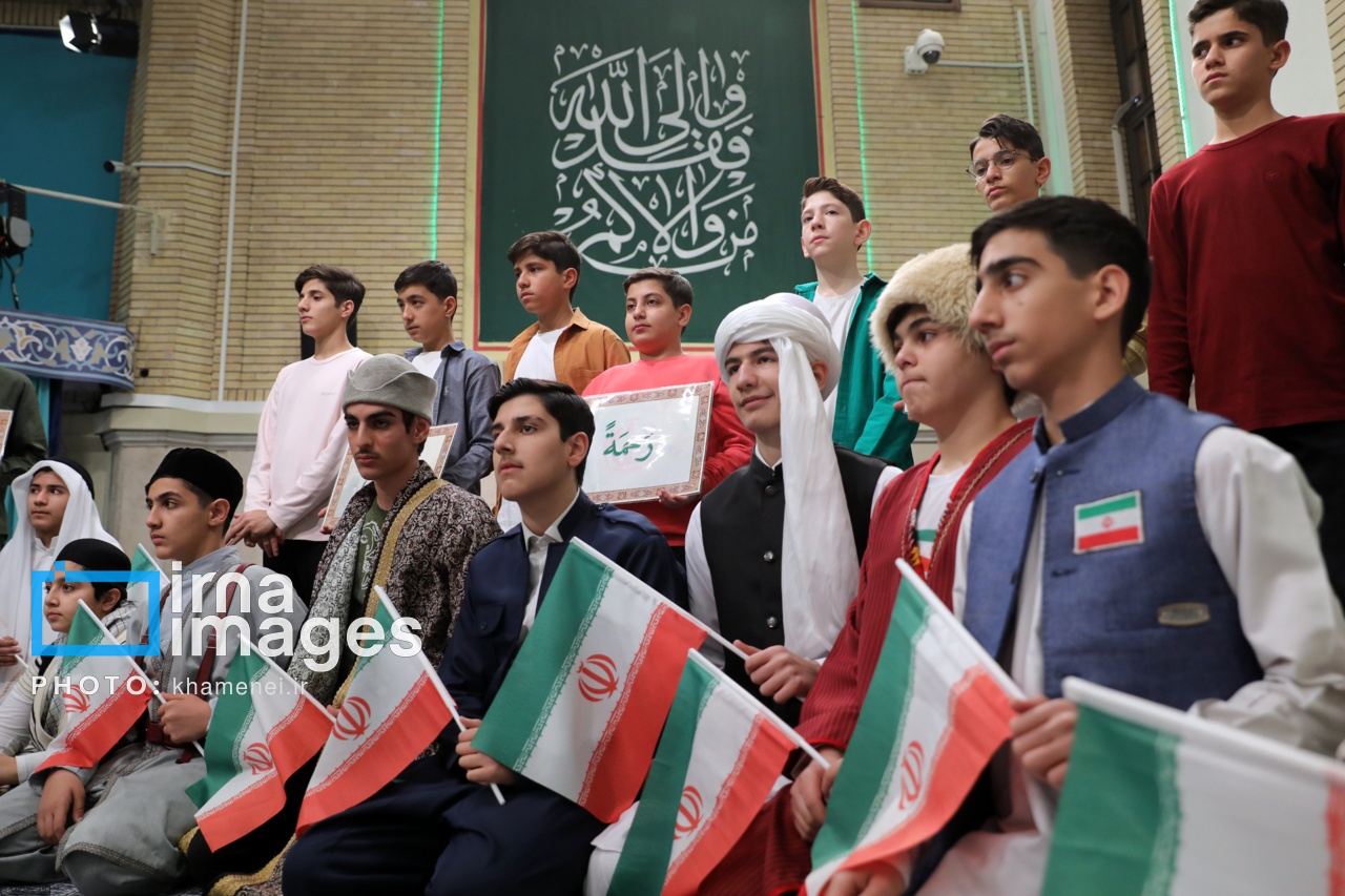 تصاویر: دیدار اقشار مختلف مردم با رهبر انقلاب