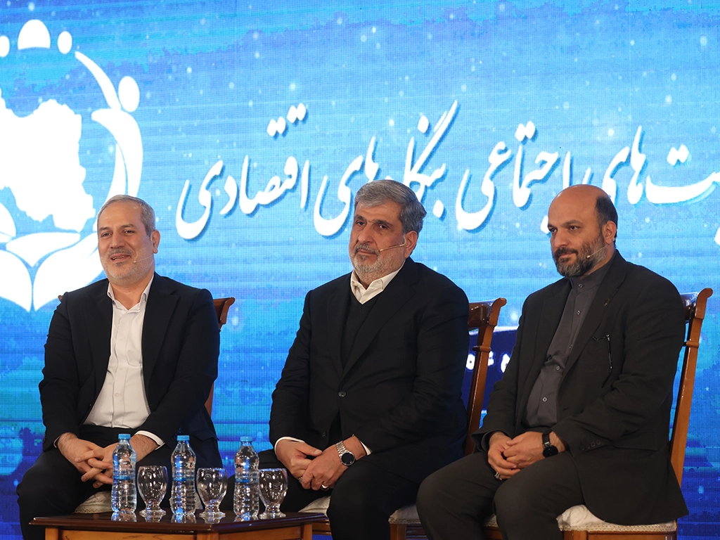 مدال افتخار حامی مدرسهسازی ایران به ایرانسل رسید مدال افتخار حامی مدرسهسازی ایران به ایرانسل رسید