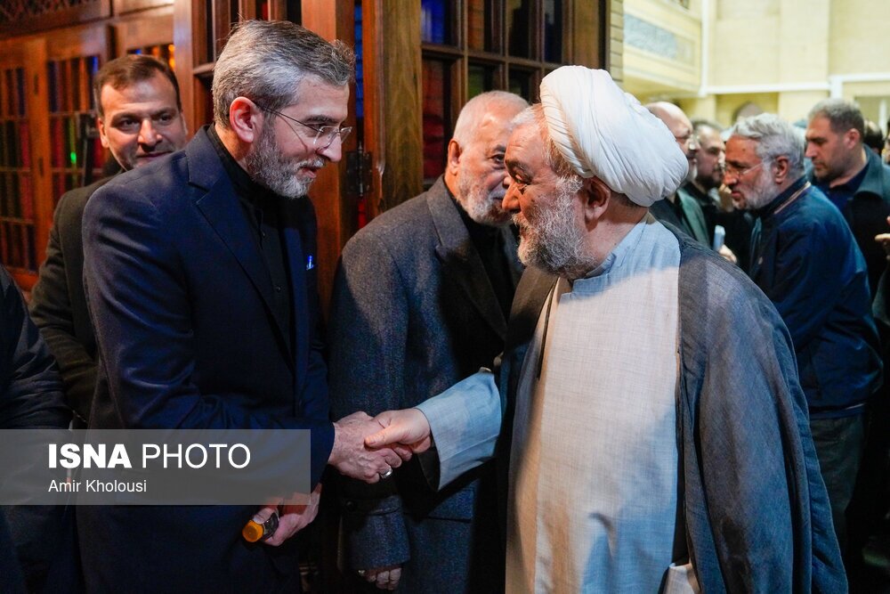 تصاویر: مراسم ختم مادر محمد شریعتمداری