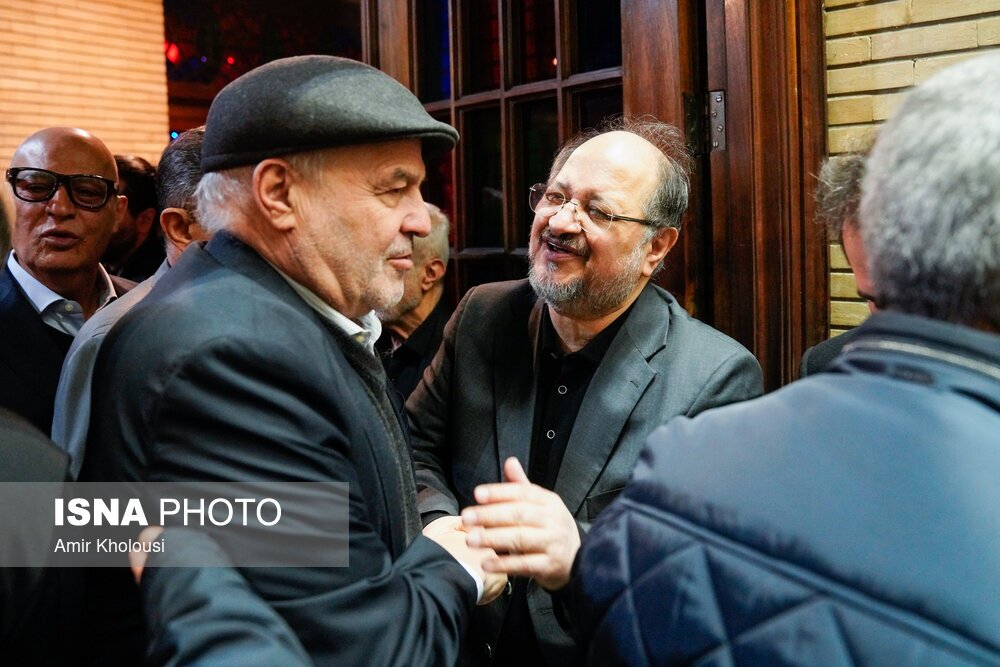 تصاویر: مراسم ختم مادر محمد شریعتمداری