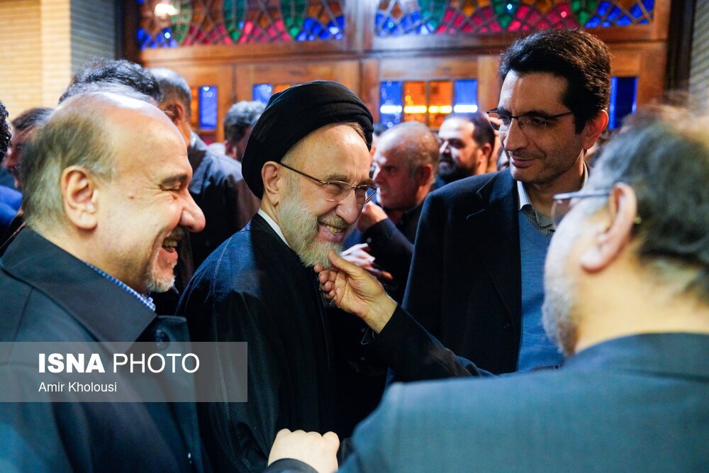 تصاویر: مراسم ختم مادر محمد شریعتمداری