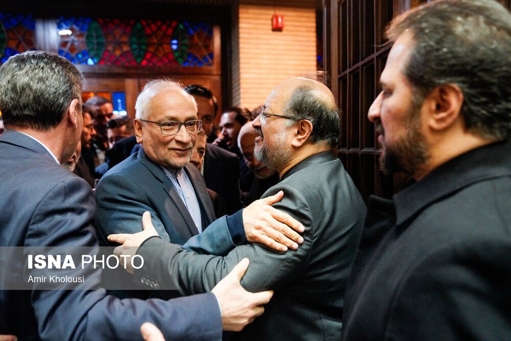 تصاویر: مراسم ختم مادر محمد شریعتمداری