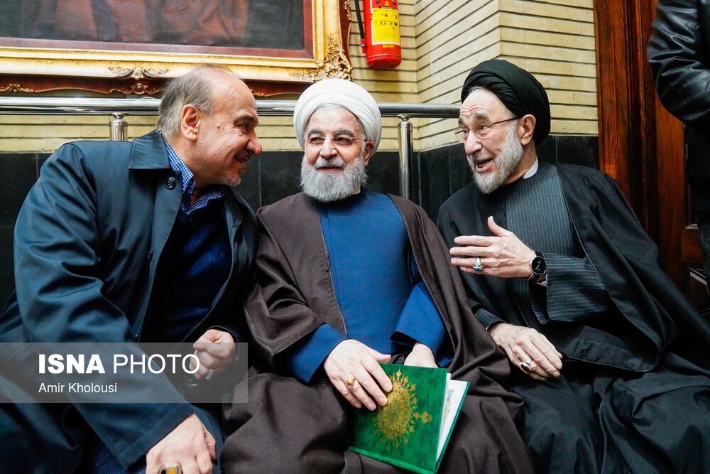 تصاویر: مراسم ختم مادر محمد شریعتمداری