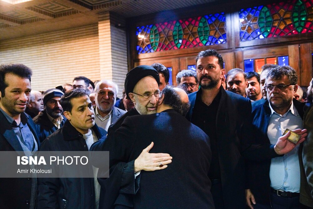 تصاویر: مراسم ختم مادر محمد شریعتمداری