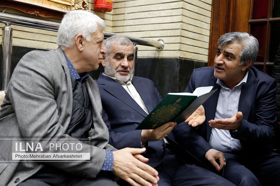 تصاویر: مراسم ختم مادر محمد شریعتمداری