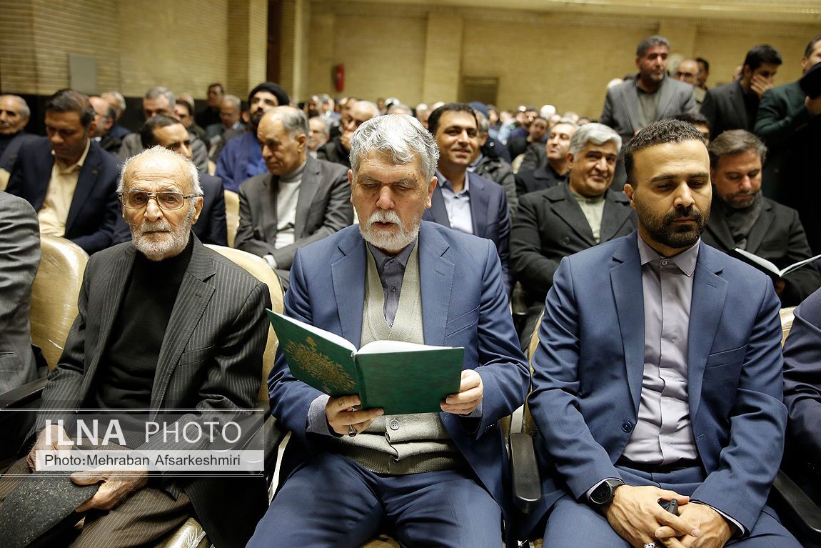 تصاویر: مراسم ختم مادر محمد شریعتمداری