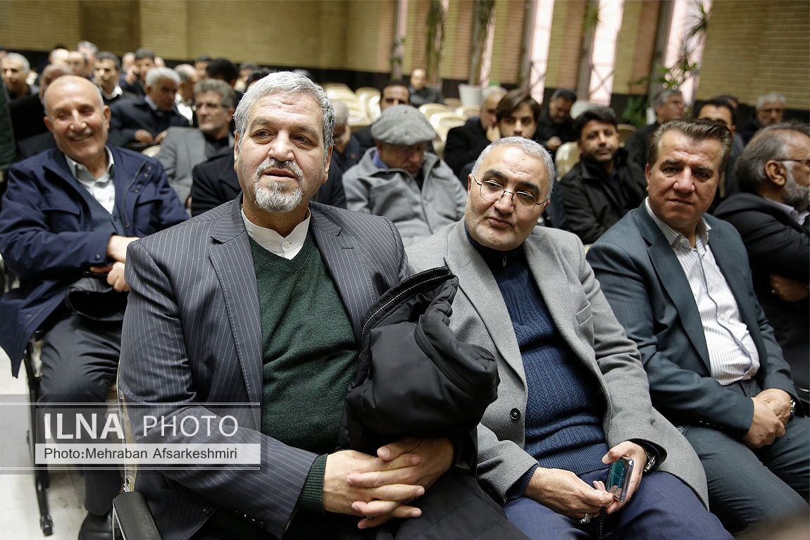 تصاویر: مراسم ختم مادر محمد شریعتمداری