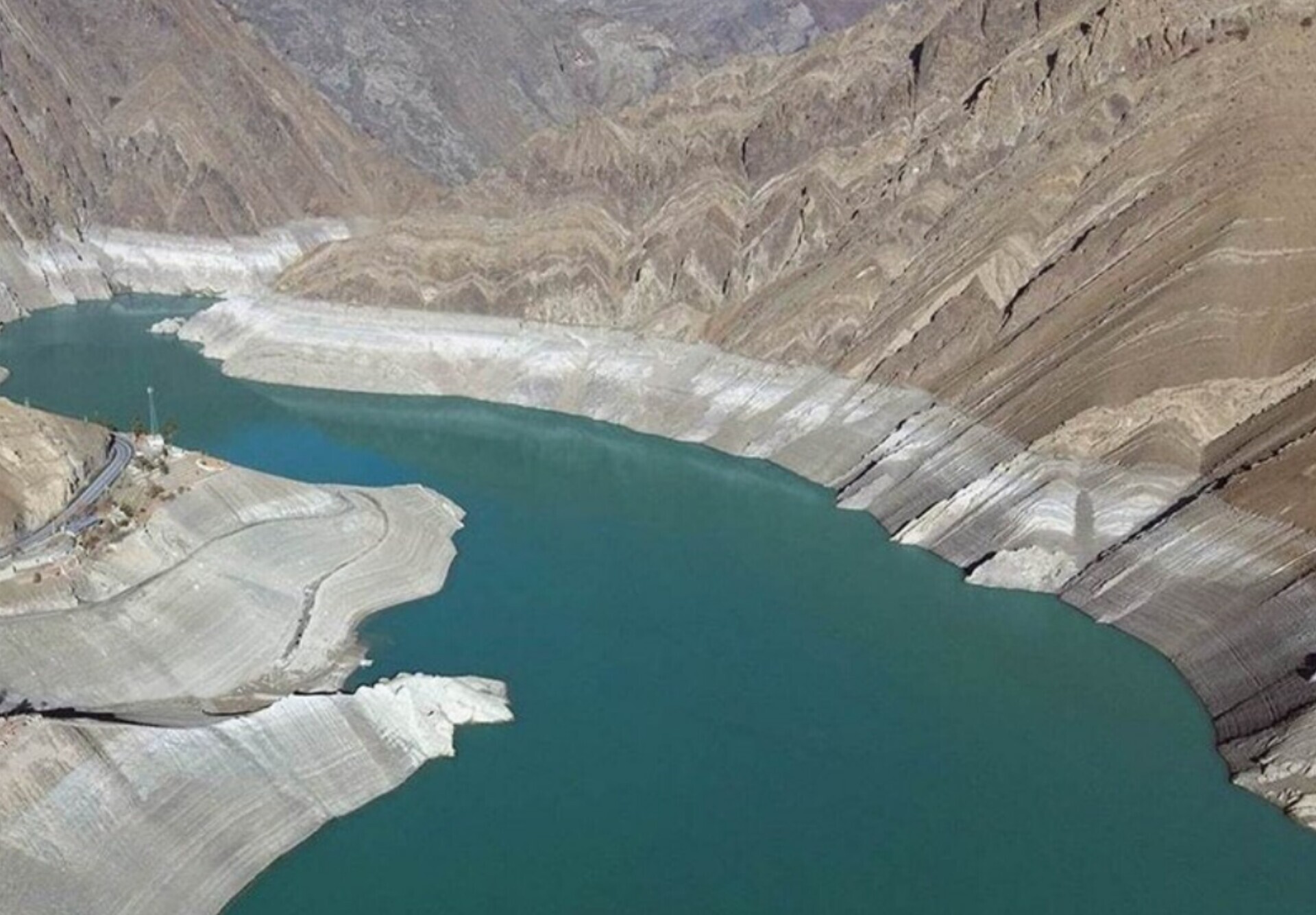 تسنیم: تمامی سد‌های تهران به حجم مرده رسیده‌اند/ ۹۷ درصد از حجم سد امیرکبیر خالی است؛ لتیان هم تنها ۵ میلیون متر مکعب آب ذخیره دارد/ لار با وضعیتی به مراتب بدتر، در مخزن ۹۶۰ میلیون متر مکعبی خود، فقط ۱۰ میلیون متر مکعب آب دارد/ حتی سد طالقان که وضع بهتری دارد، به حجم مرده رسیده