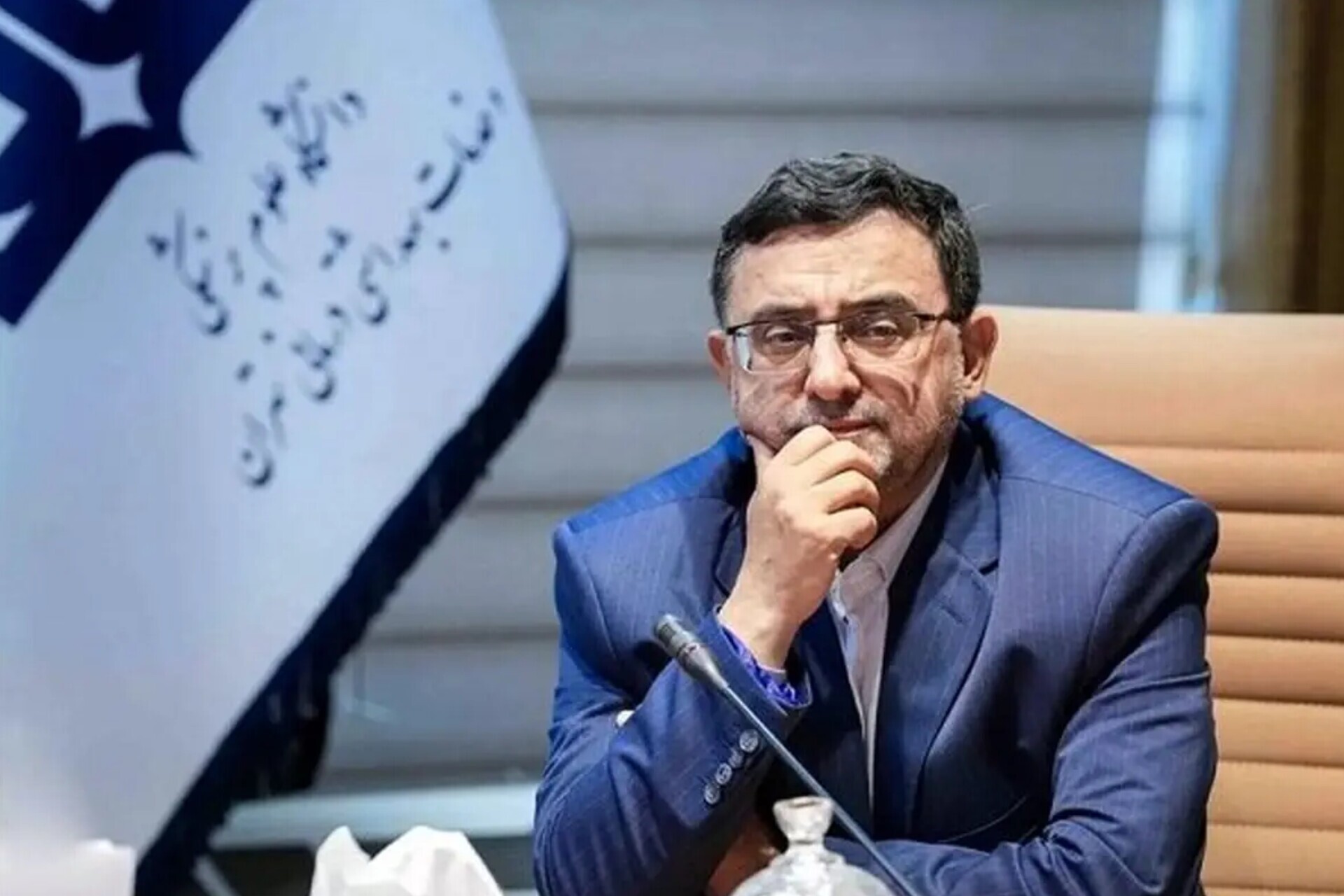 رئیس دانشگاه علوم پزشکی تهران: در حوادث اخیر و در سطح خیابان‌ها، یکی از دانشجویان دختر رشته پزشکی جان خود را از دست داد/ یک دانشجوی پسر رشته دندانپزشکی نیز در خیابان دستگیر شده که به احتمال زیاد در آینده‌ای نزدیک آزاد خواهد شد/ در داخل دانشگاه و خوابگاه‌ها هیچ موردی از بازداشتی و فوتی گزارش نشده