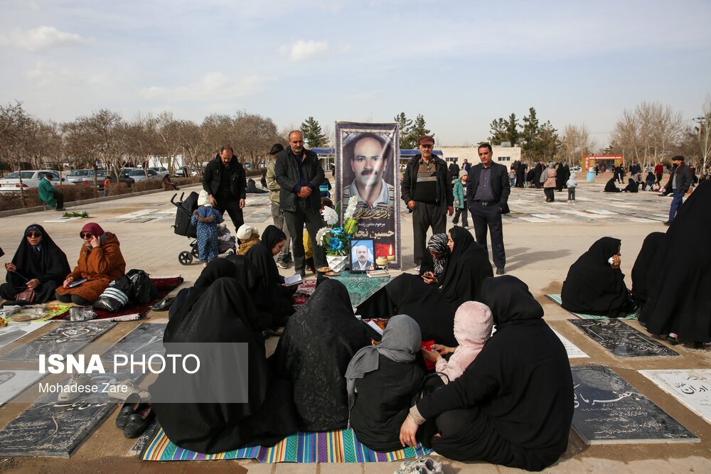 تصاویر: آیین چراغ برات در بهشت رضا (ع) - مشهد