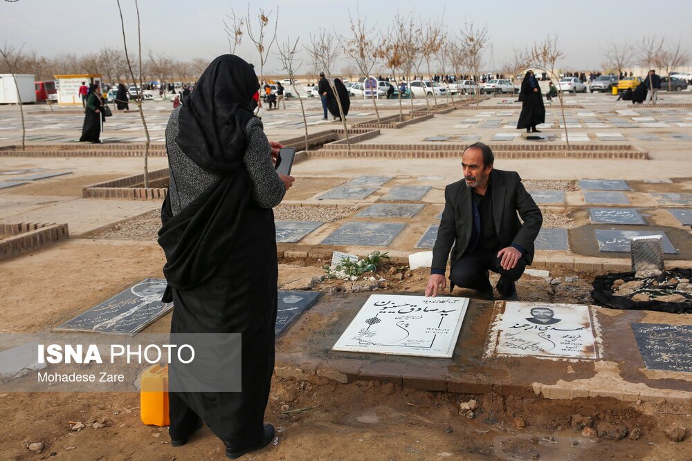 تصاویر: آیین چراغ برات در بهشت رضا (ع) - مشهد