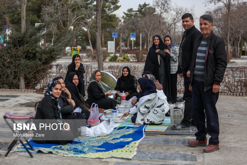 تصاویر: آیین چراغ برات در بهشت رضا (ع) - مشهد