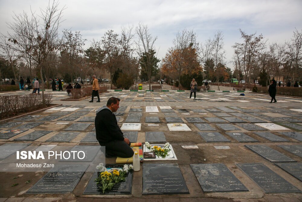 تصاویر: آیین چراغ برات در بهشت رضا (ع) - مشهد