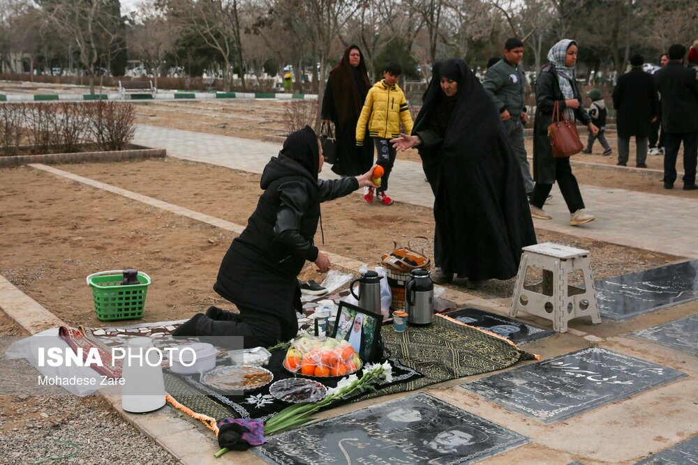 تصاویر: آیین چراغ برات در بهشت رضا (ع) - مشهد
