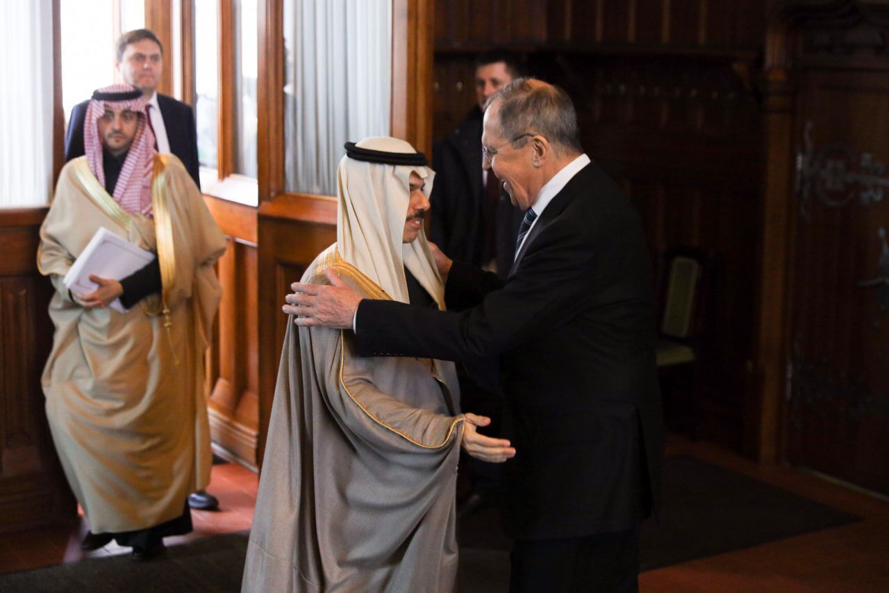 رایزنی وزرای خارجه روسیه و عربستان درباره ایران / مسکو: دو طرف بر جلوگیری از تشدید بحران‌ها در خاورمیانه تاکید کردند