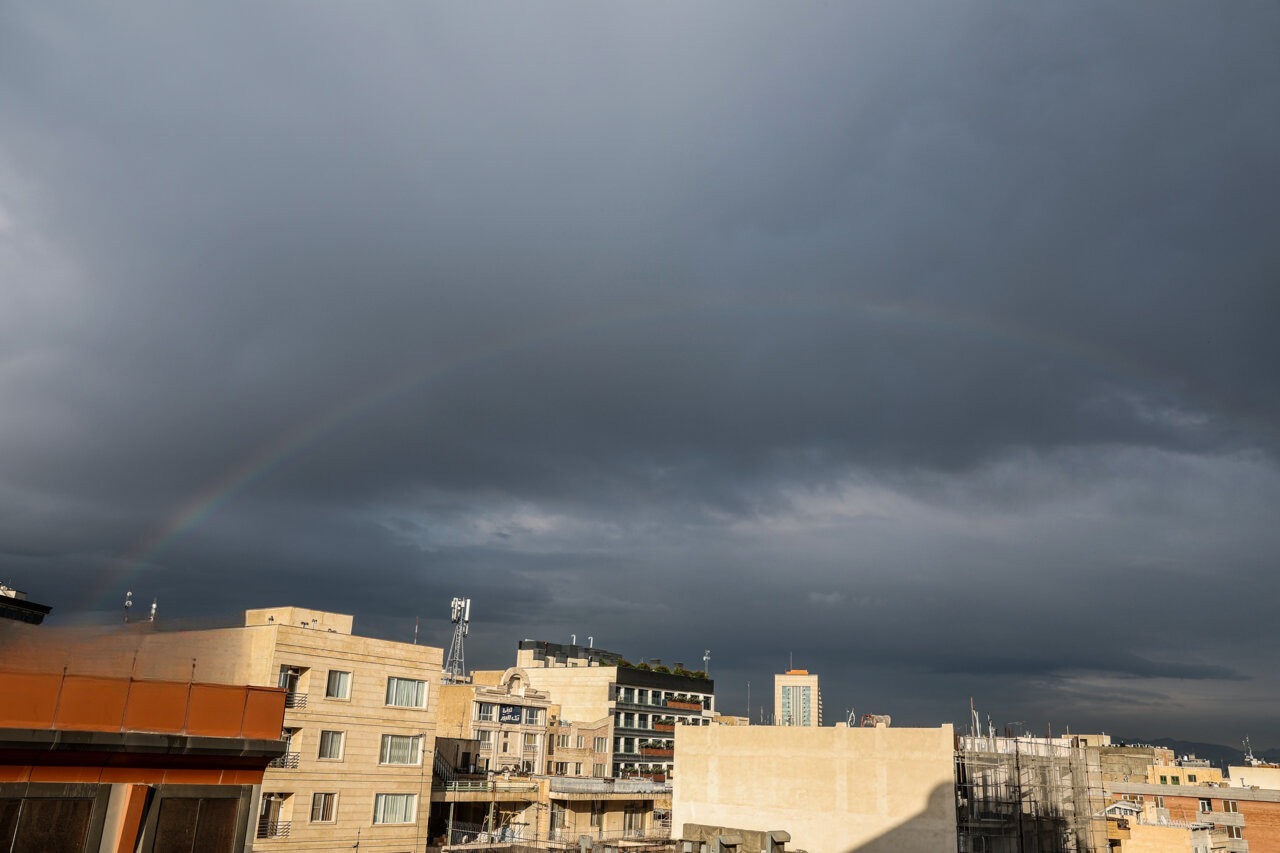تداوم آسمان ابری همراه با رعد و برق در تهران