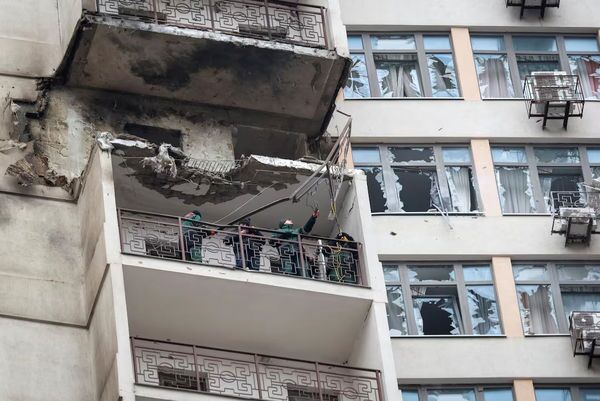 رویترز: روسیه پیش از دور جدید مذاکرات صلح، زیرساخت‌های برق اوکراین را هدف حملات سنگین قرار داد / برق ده‌ها هزار نفر قطع و سه نفر کشته شدند