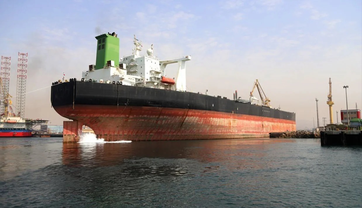 توقیف سه نفتکش تحت تحریم آمریکا توسط هند نخستین حمایت مستقیم این کشور از تلاش‌های واشنگتن علیه «ناوگان سایه» محسوب می‌شود / زمان‌بندی این اقدام بسیار مهم است، درست پس از توافق تجاری هند و آمریکا