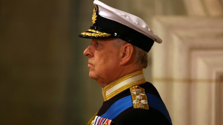 برادر پادشاه انگلیس در ارتباط با پرونده جفری اپستین، بازداشت شد