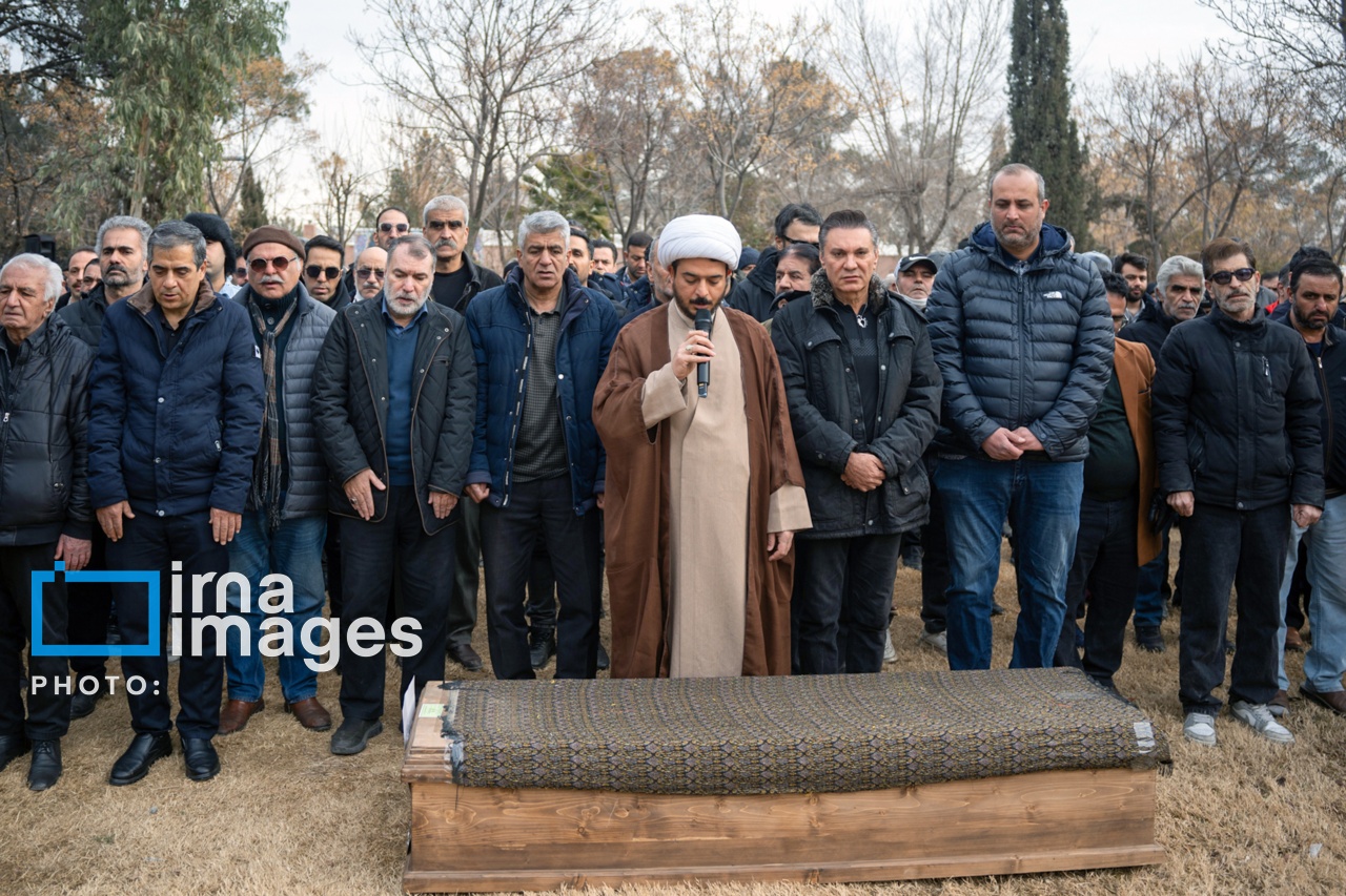 تصاویر: تشییع و خاکسپاری پیکر رضا رویگری