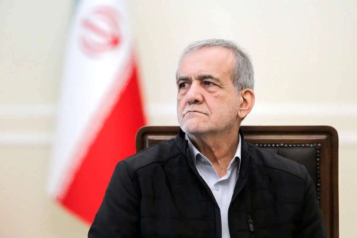 پزشکیان: نباید تمام مسئولیت‌ها صرفاً به عوامل خارجی منتسب شود/ در قبال هنرمندان و چهره‌های فرهنگی و اجتماعی، از هرگونه برخورد سلبی پرهیز شود؛ مسائل آن‌ها درباره وقایع اخیر با تعامل حل شود/ وزارت دادگستری پیگیری‌های لازم را برای تسریع در آزادی زندانیان، به عمل آورد/ استانداران با تشکیل کارگروه‌های تخصصی نسبت به بررسی دقیق علل و عوامل بروز آسیب‌ها اقدام کنند