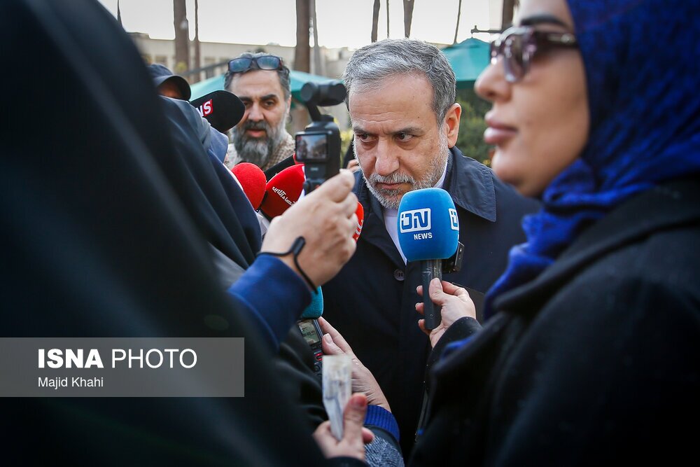 تصاویر: اعضای هیأت دولت در جمع خبرنگاران