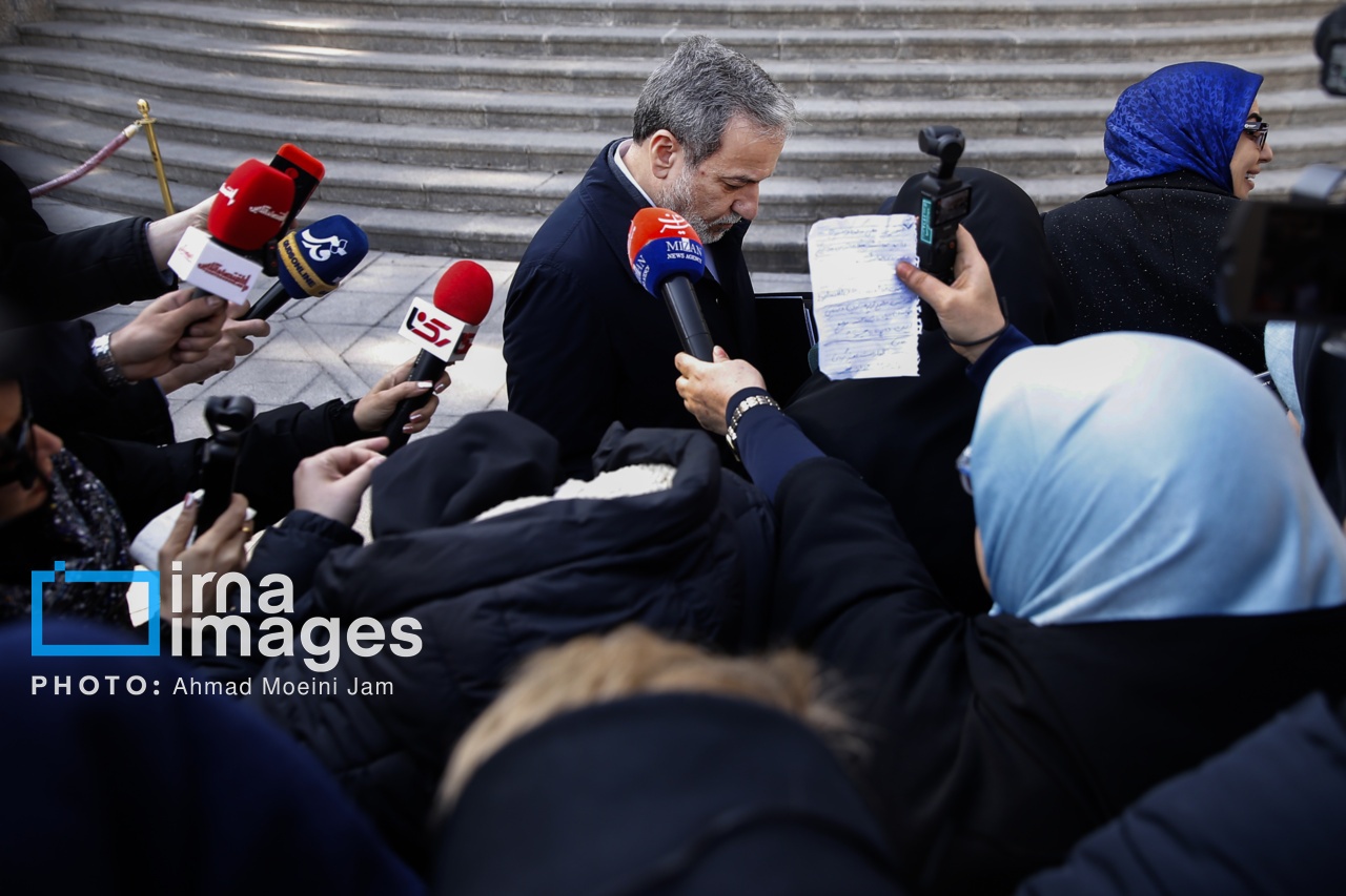 تصاویر: اعضای هیأت دولت در جمع خبرنگاران