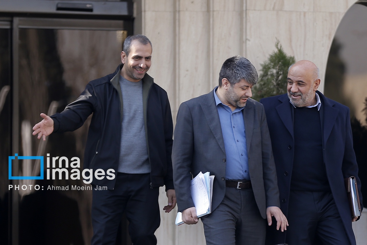 تصاویر: اعضای هیأت دولت در جمع خبرنگاران