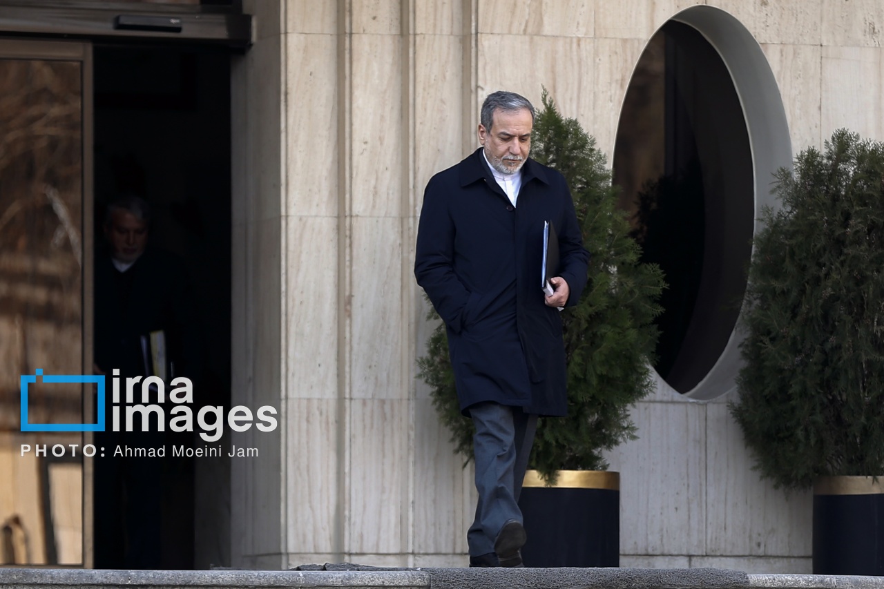 تصاویر: اعضای هیأت دولت در جمع خبرنگاران