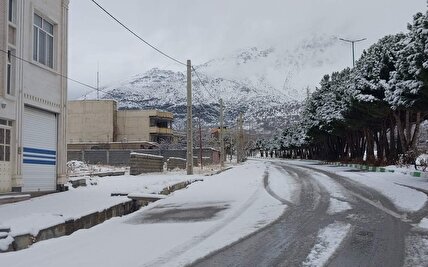 ویدیو / بارش برف سنگین در شهر سی سخت، پای کوه دنا