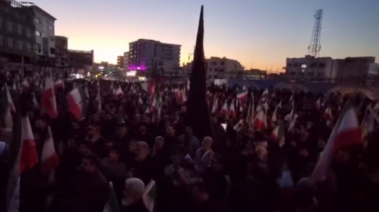 شبکه خبر: رهبر انقلاب به شهادت رسیدند / فارس: خبر شهادت دختر، داماد و نوۀ رهبر انقلاب تأیید شد / شنیده شدن چندین انفجار پیدرپی در تهران / فرماندار میناب: تعداد شهدای حمله به دبستان به ۱۱۸ شهید رسید / سپاه: پایگاه حریر در عراق و پایگاه هوایی شاهزاده سلطان در عربستان مورد اصابت قرار گرفت؛ شناور MSP آمریکا هم از رده خارج شد / هلال احمر: حمله به ۲۴ استان؛ ۲۰۱ شهید و ۷۴۷ مصدوم تاکنون شبکه خبر: رهبر انقلاب به شهادت رسیدند / فارس: خبر شهادت دختر، داماد و نوۀ رهبر انقلاب تأیید شد / شنیده شدن چندین انفجار پیدرپی در تهران / فرماندار میناب: تعداد شهدای حمله به دبستان به ۱۱۸ شهید رسید / سپاه: پایگاه حریر در عراق و پایگاه هوایی شاهزاده سلطان در عربستان مورد اصابت قرار گرفت؛ شناور MSP آمریکا هم از رده خارج شد / هلال احمر: حمله به ۲۴ استان؛ ۲۰۱ شهید و ۷۴۷ مصدوم تاکنون