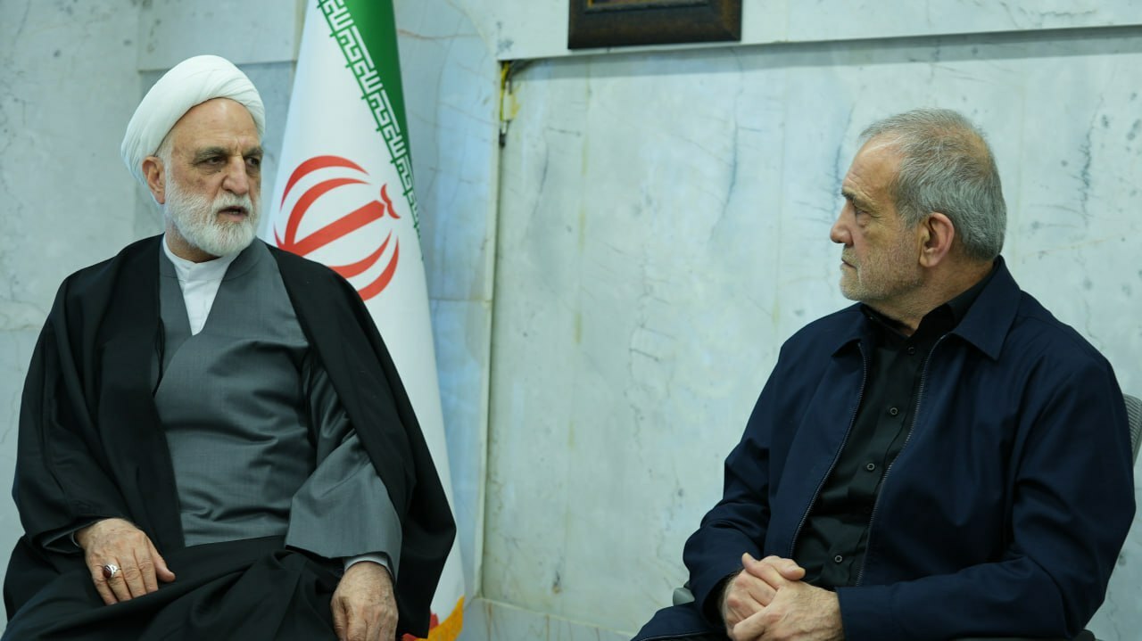 دومین جلسه شورای موقت رهبری با حضور پزشکیان، اژهای و اعرافی برگزار شد / ادعای ترامپ: جنگ ممکن است یک ماه ادامه داشته باشد/ شهادت ۷ فرمانده نیروهای مسلح / ادعای آسوشیتدپرس: فرد مسلحی که پیراهنی با پرچم ایران بر تن داشت، دو نفر را کشته و ۱۴ نفر را در تگزاس آمریکا زخمی کرد/ مهر: حمله موشکی ایران به اربیل/ میزان: حمله به ساختمان فرماندهی انتظامی ری/ امارات سفارت خود در ایران را بست دومین جلسه شورای موقت رهبری با حضور پزشکیان، اژهای و اعرافی برگزار شد / ادعای ترامپ: جنگ ممکن است یک ماه ادامه داشته باشد/ شهادت ۷ فرمانده نیروهای مسلح / ادعای آسوشیتدپرس: فرد مسلحی که پیراهنی با پرچم ایران بر تن داشت، دو نفر را کشته و ۱۴ نفر را در تگزاس آمریکا زخمی کرد/ مهر: حمله موشکی ایران به اربیل/ میزان: حمله به ساختمان فرماندهی انتظامی ری/ امارات سفارت خود در ایران را بست